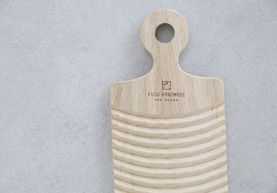 くすのき洗濯板 Kusu Handmade 商品一覧 石見銀山 群言堂オンラインストア 公式サイト くすのき洗濯板 Kusu Handmade 商品一覧 石見銀山 群言堂オンラインストア 公式サイト
