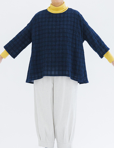 綿ウールサッカー格子 プルオーバー草牡丹 くさぼたん 登美 商品一覧 石見銀山 群言堂オンラインストア 公式サイト