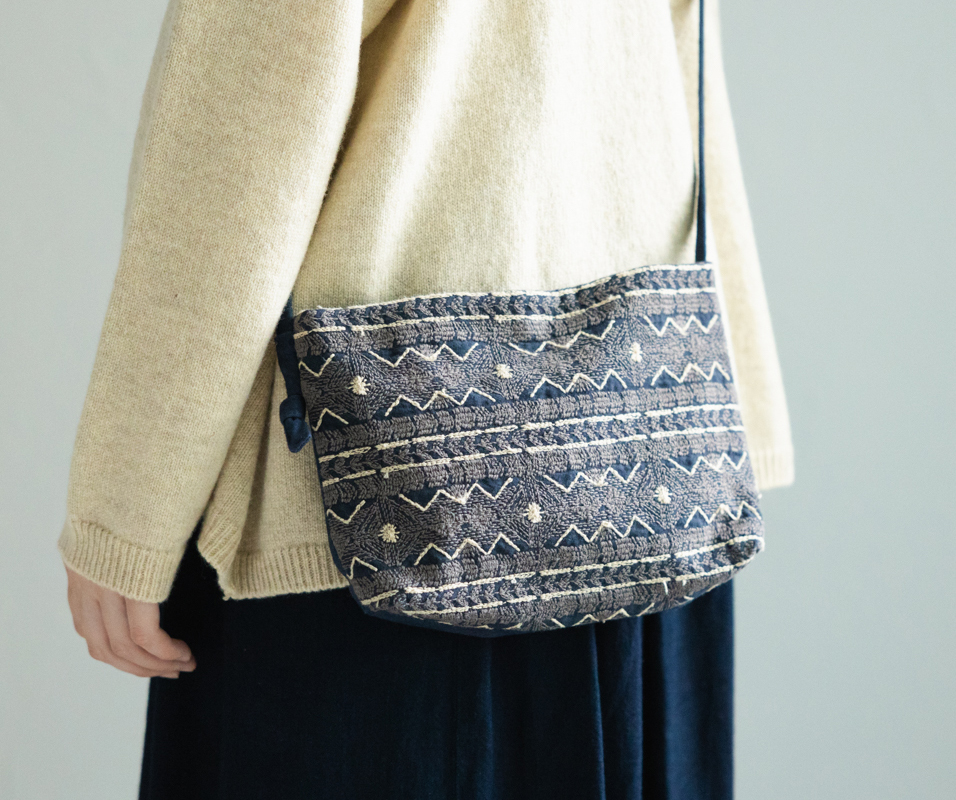 霜柱刺繍ポシェット 石見銀山 群言堂オンラインストア