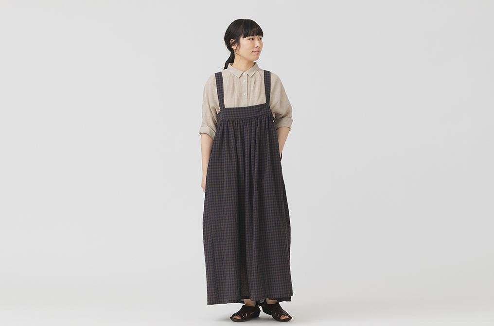 懐かしくて新鮮、群言堂らしい「茶×紺」カラー