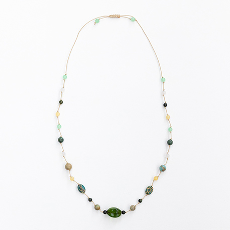 楕円ガラス玉 ネックレス 緑 登美 商品一覧 石見銀山 群言堂オンラインストア 公式サイト