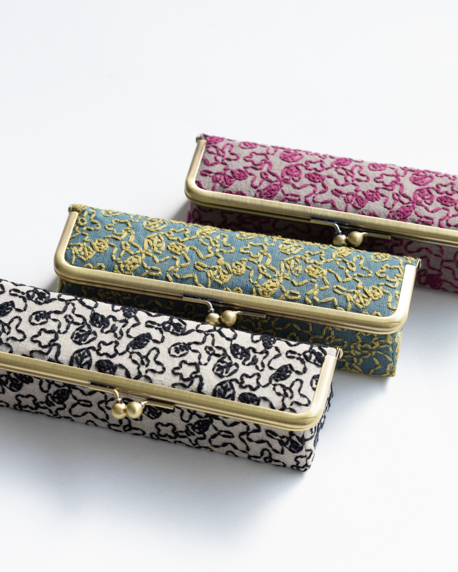 ドクダミ刺繍眼鏡ケース 商品一覧 石見銀山 群言堂オンラインストア 公式サイト