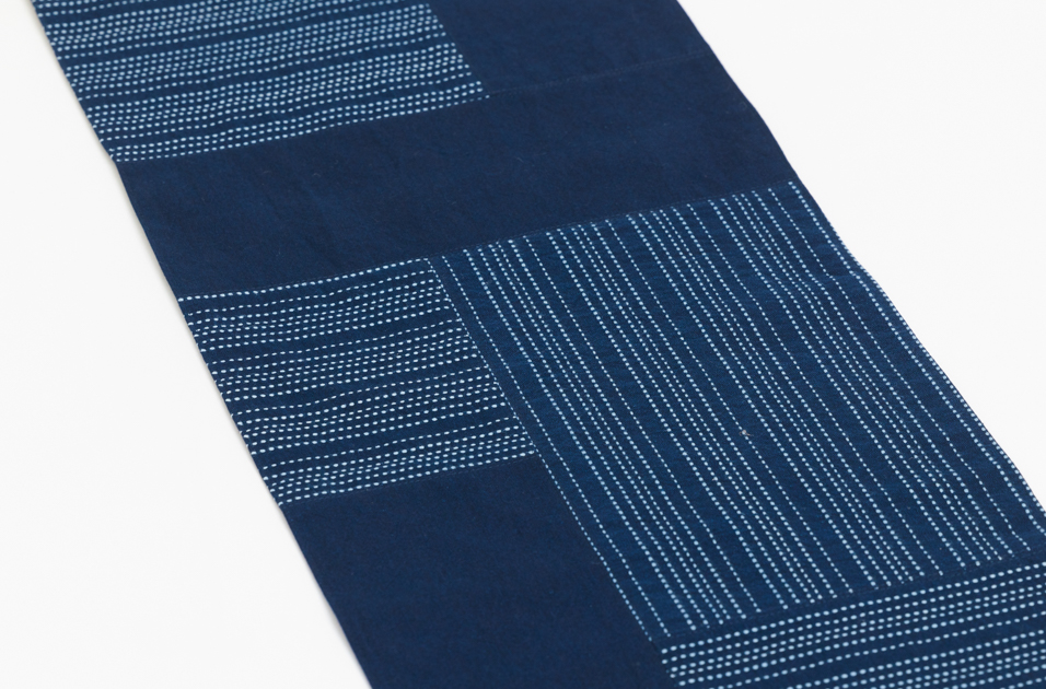 藍接ぎテーブルランナー【刺子】 - 買いもの | 石見銀山 群言堂 公式 