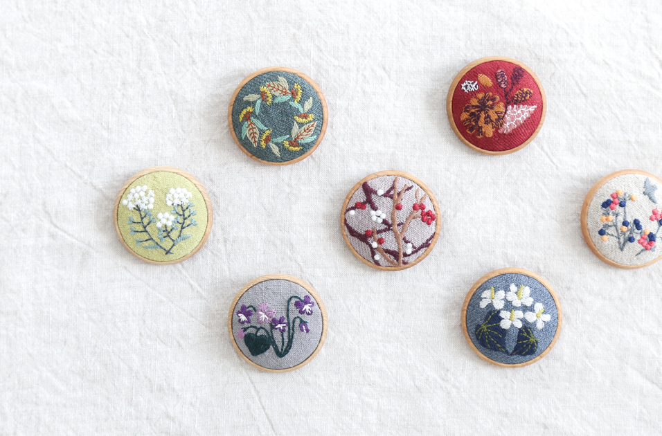 里山の植物ブローチ 商品一覧 石見銀山 群言堂オンラインストア 公式サイト