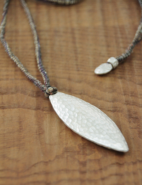 シルバー925銀の透かし金魚ガムランボール ペンダントやストラップに チープ