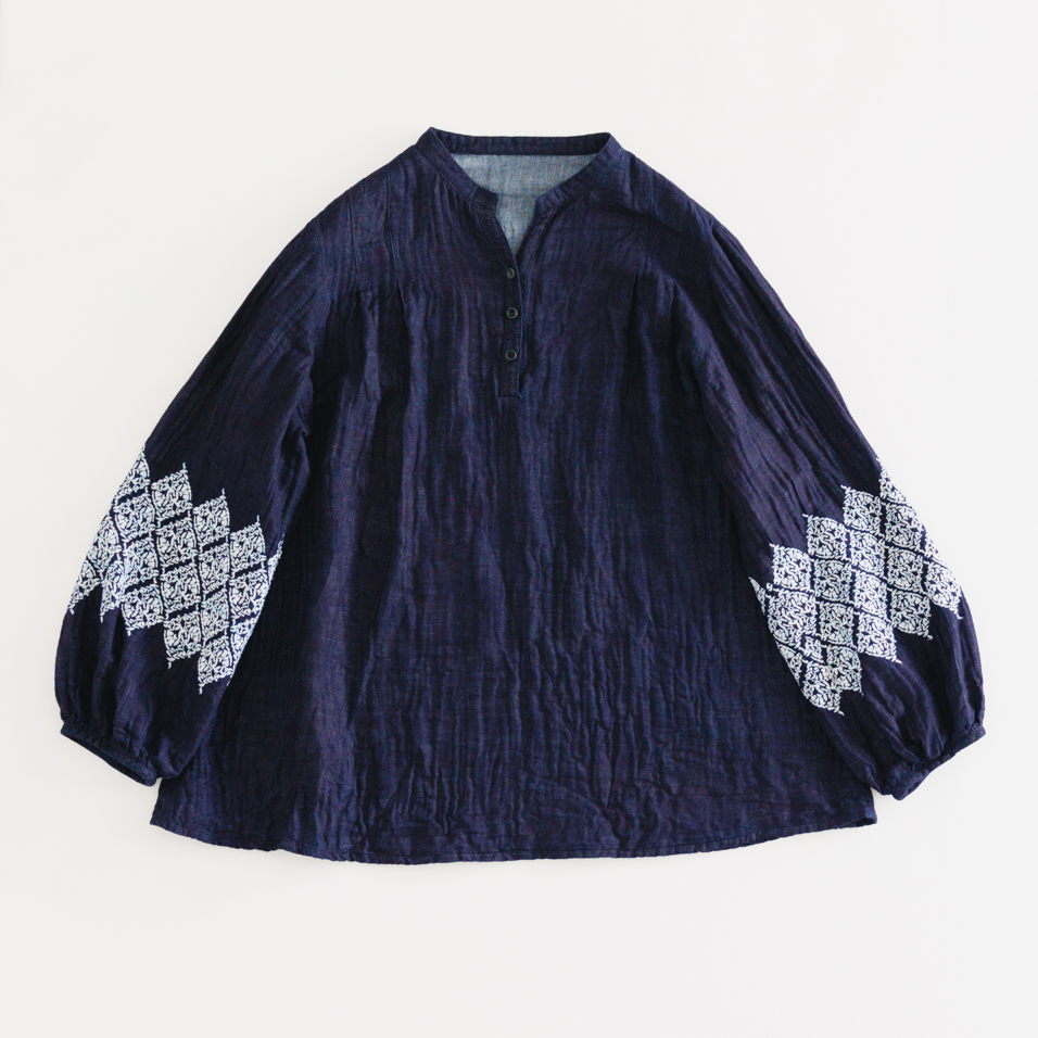 265 白馬様フォロー割 群言堂 インディゴ 刺繍 コットン ブラウス 265 白馬様フォロー割 群言堂 インディゴ 刺繍 コットン