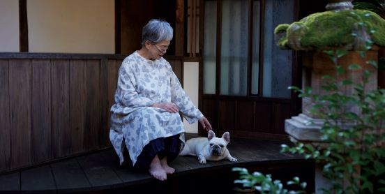 暮らしカタログ 春と夏 二○二四 / 四月 │ 石見銀山 群言堂 暮らしカタログ 春と夏 二○二四 / 四月 │ 石見銀山 群言堂